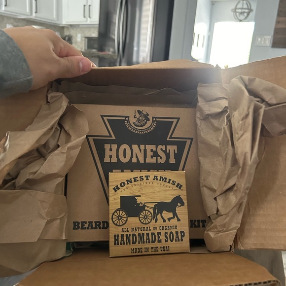 Honest Amish Beard Care Kit - Picture 6 of 12